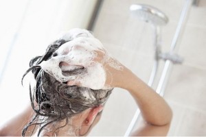 Se-laver-les-cheveux-tous-les-jours-ou-pas-2-size-3